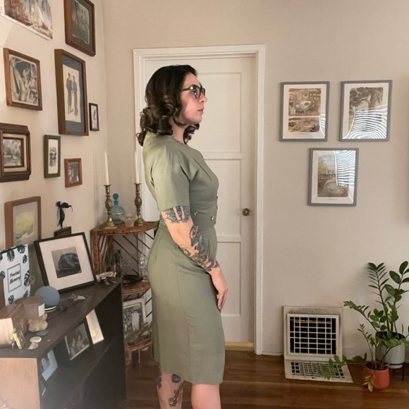 Lovely Sage 1940s Wiggle/Pinup Dress. Size S-M - Picture 2 of 3